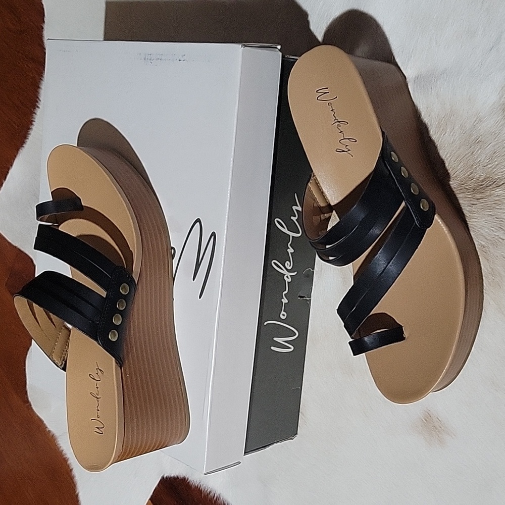 NIB Black Wedge Strappy Sandals, Livie, 7.5 M - Picture 2 of 6